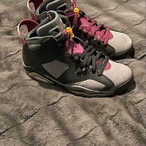 Jordan Kids Sneakers in Black and Pink